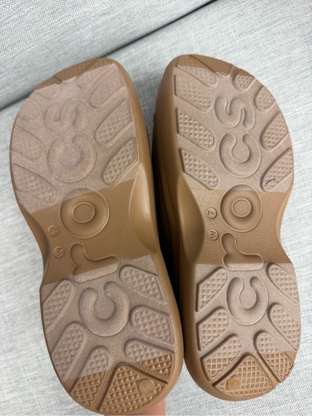 NWOT Crocs Soho Two Strap Sandal SepiaWomen's 7 with 2 FREE JIBBITZ - Picture 5 of 5
